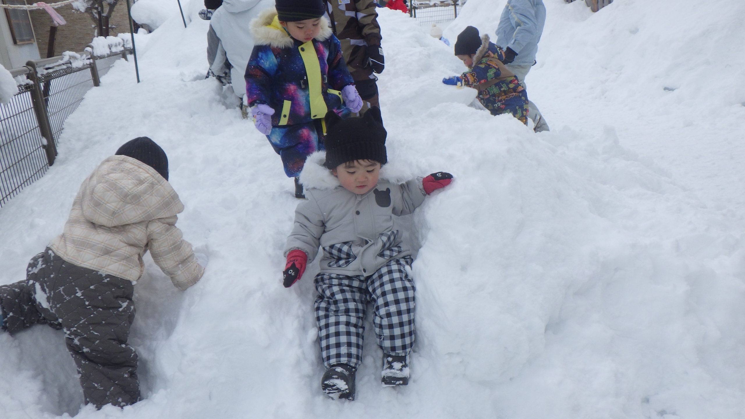 雪遊び（1、2歳児）