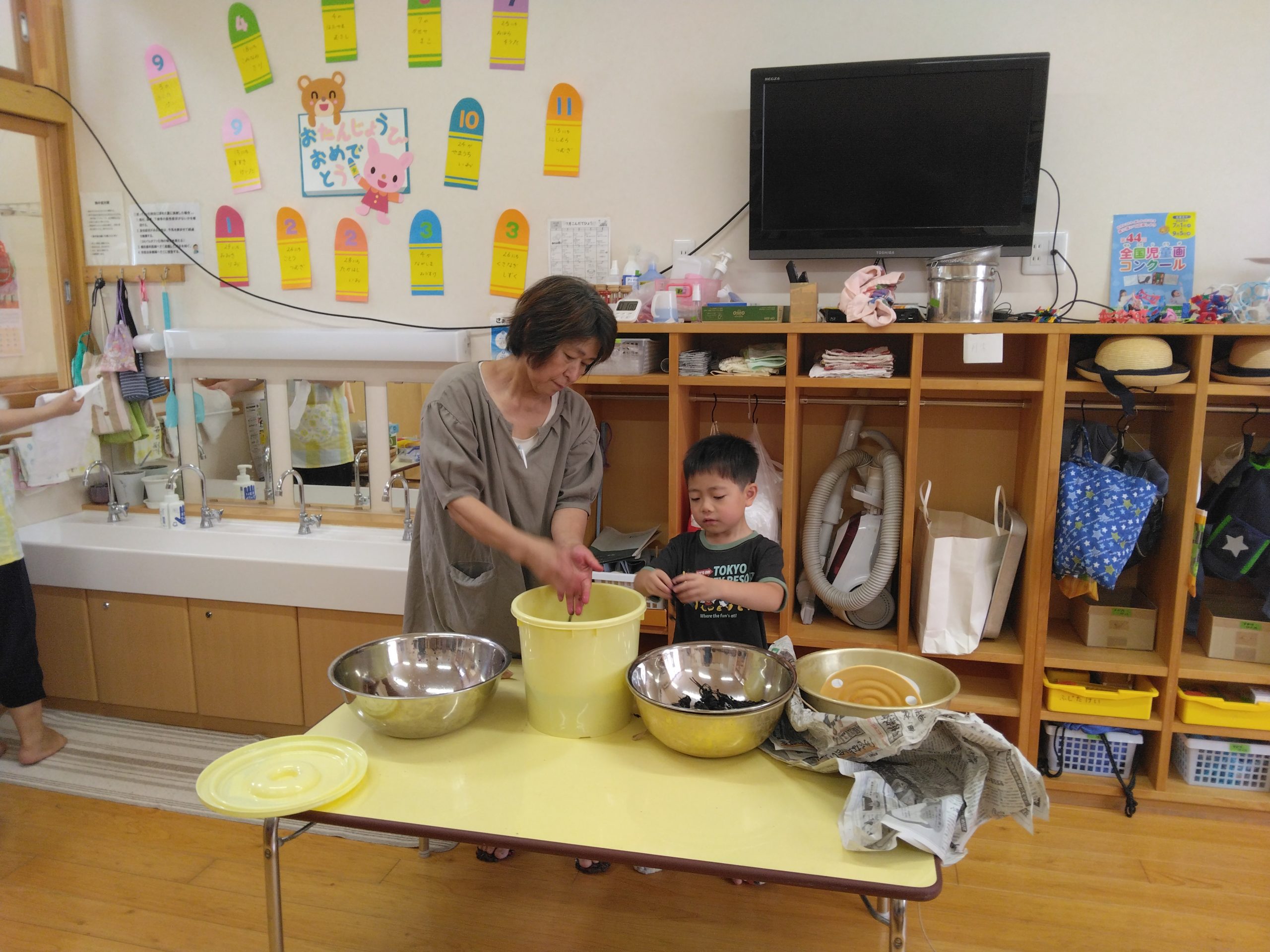 梅干しづくり（５歳児）