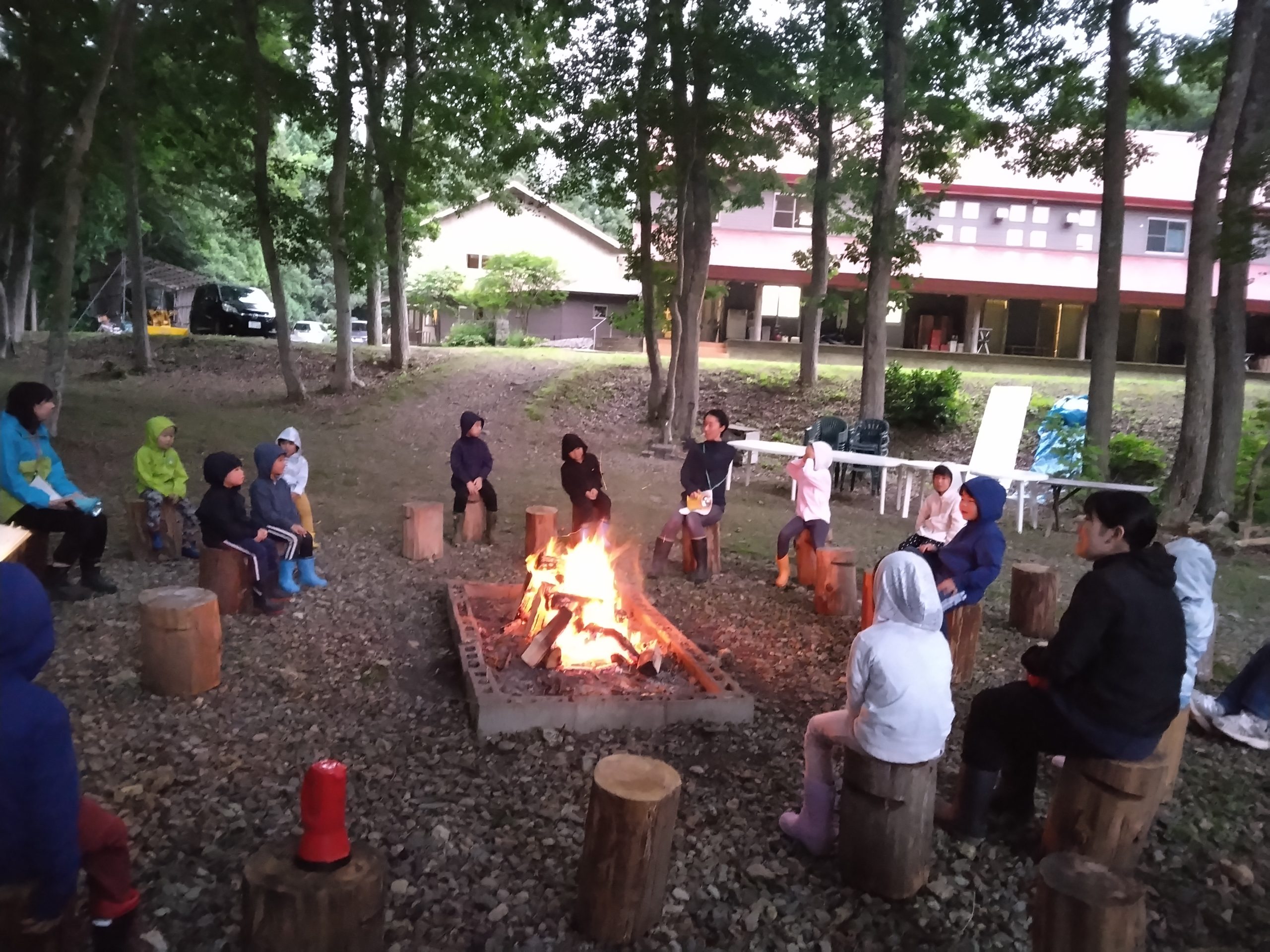 キャンプファイヤー